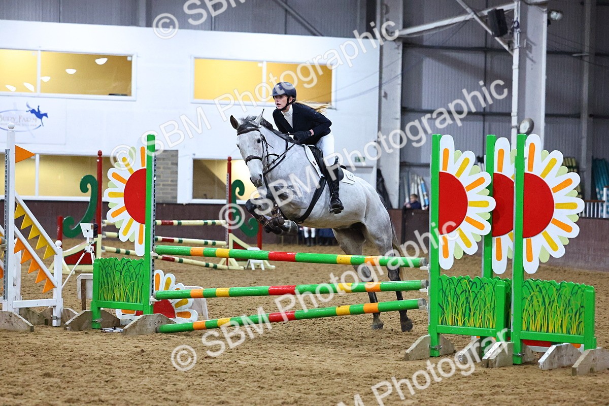 SBM_002917 - Class 6 - Holly & Ivy Stakes - 90cm