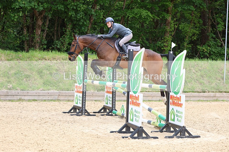 3E7A9352 - Class 8: Senior Newcomers/1.10m open