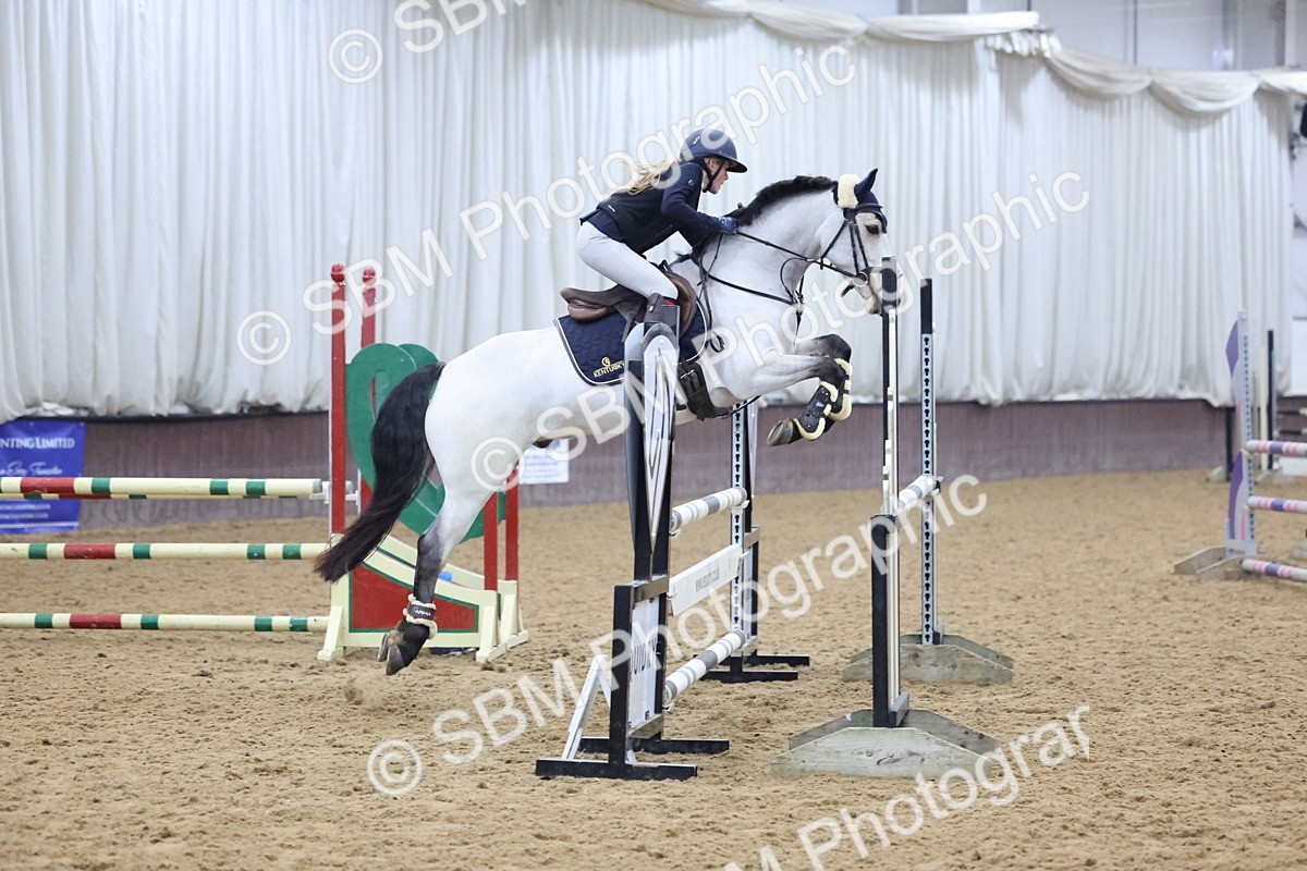 SBM_003327 - Class 11 - Blue Chip Pony Newcomers - 1.00m Open