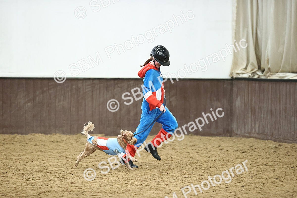 SBM_001618 - Class 3 - Horse & Hound 60cm