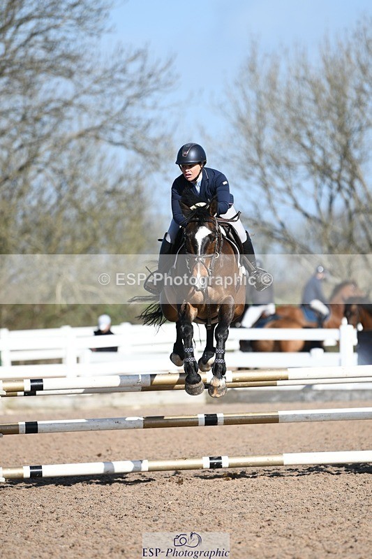 250330-102501-06102 - Cls 32 British Novice and 90cm