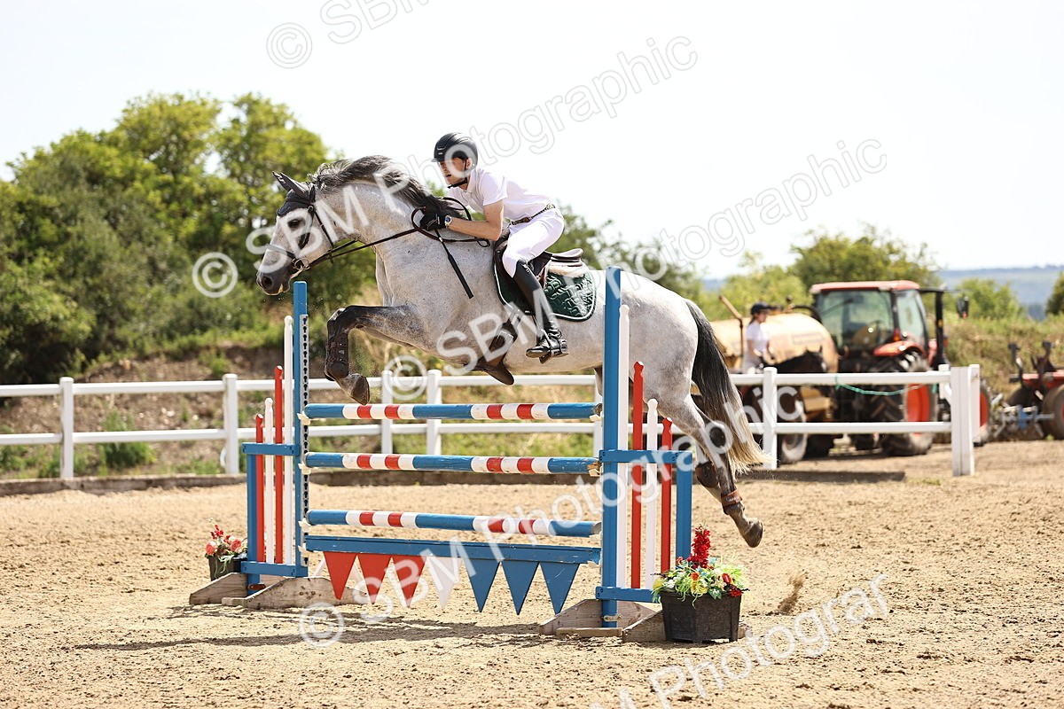 SBM_000614 - Class 15 - Redpost Equestian Senior Foxhunter - 1.20m