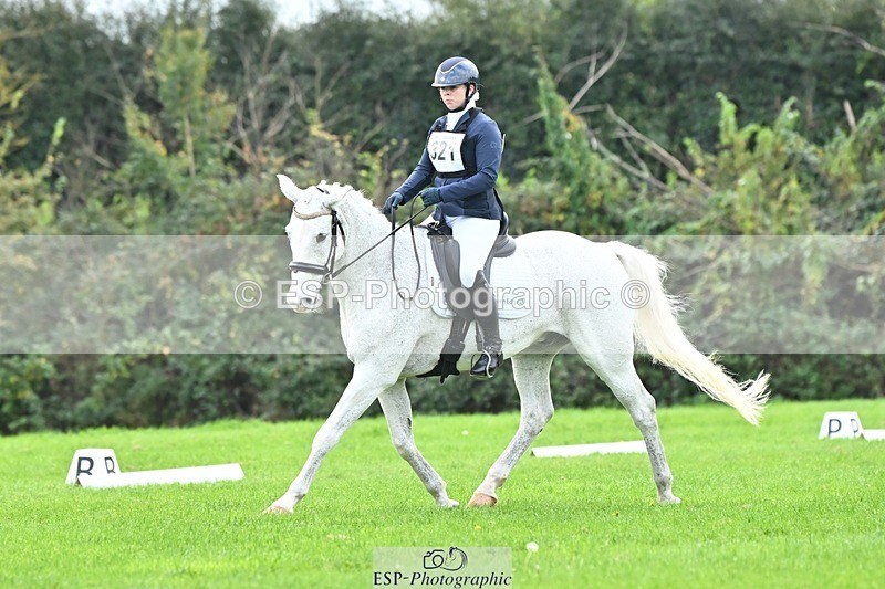 241024-115742-02566 - 321-Hannah.Underhill-DONBEG.GREY