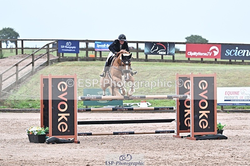 250731-095922-00275 - Cls 02 Snr Fox 1st Rnd