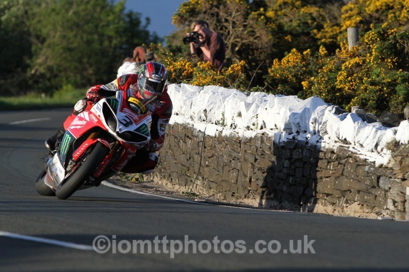 Ian Hutchinson Yamaha / Milwaukee Yamaha - Monday Practice Solos