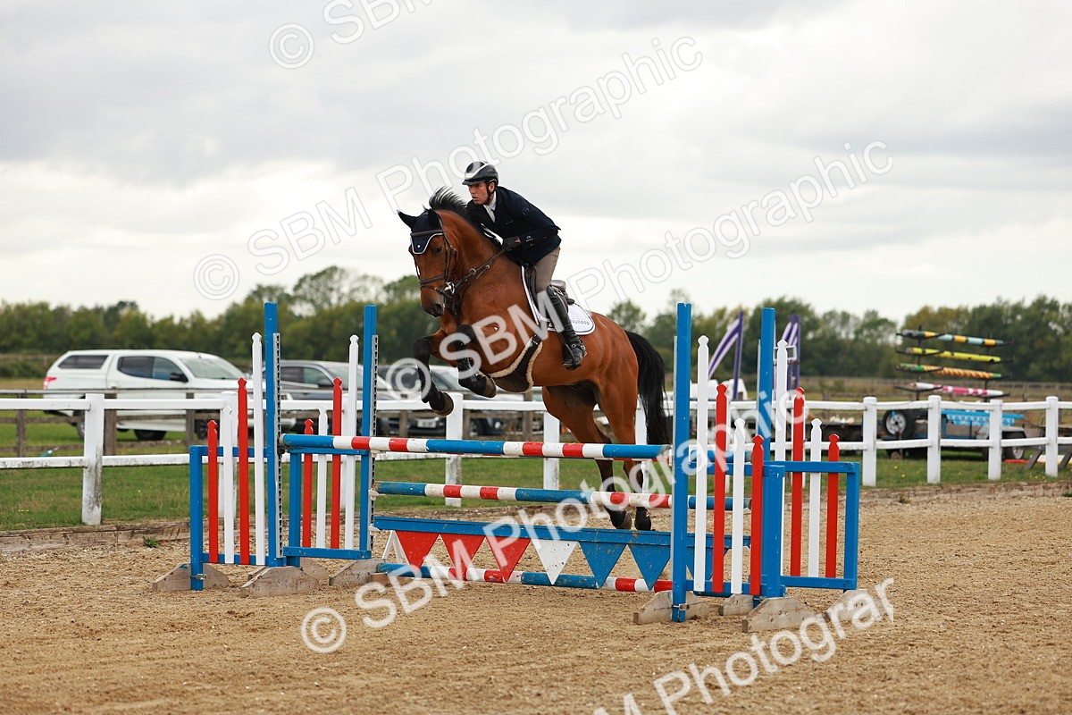 SBM_001437 - Class 4 - Senior Newcomers - 1.10m