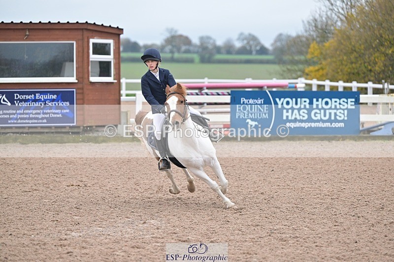 251116-100107-01097 - Cls 2 Pony Intro 70cm