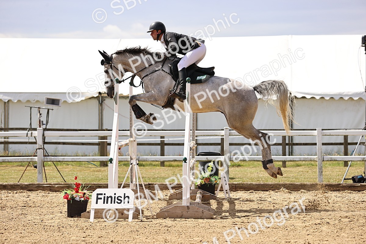 SBM_009876 - Class 8 - Senior Newcomers - 1.10  Open