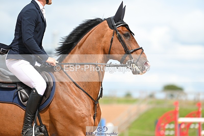 230721A-151522-07139 - Cls 10, 2 Star Big 1.45m Start to break