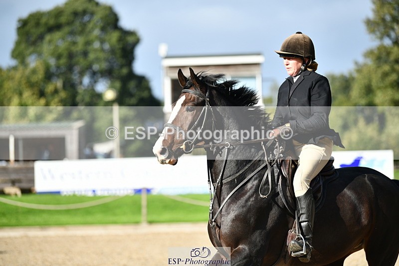 251004A-153425-01880 - Classes 8 & 9 70cm