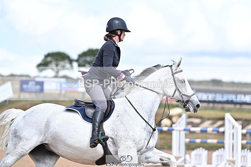 260819-144029-01186 - Cls 6 Foxhunter and 1.20m