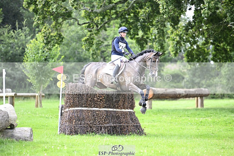 240804-170900-18843 - 714-Dani_Evans-ISABELLE_ROSE_BUD