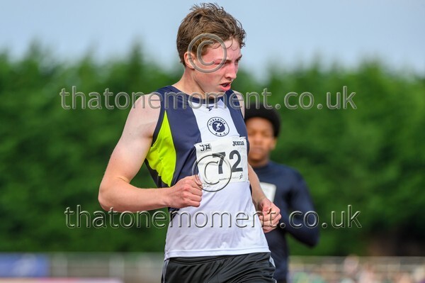 Sen25SUN-927055 - Track Male