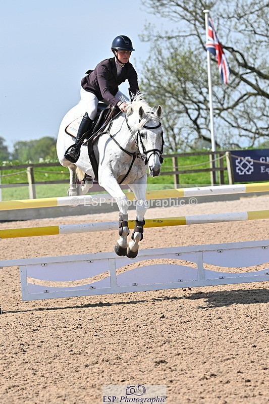 240509A-112004-01118 - Cls 9 Snr 1.20m Open