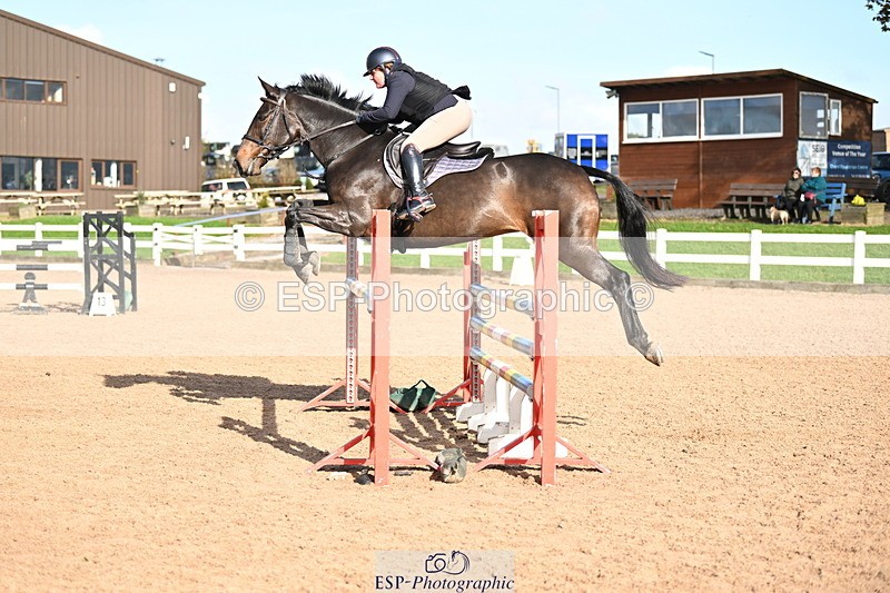 241023A-143044-01060 - Cls 4 Newcomers and 1.10m Open