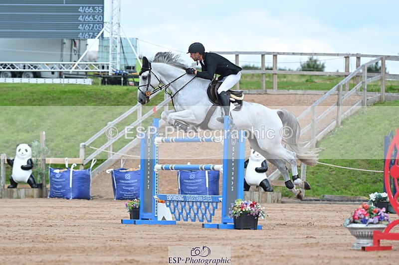 230721A-154009-07358 - Cls 10, 2 Star Big 1.45m Start to break