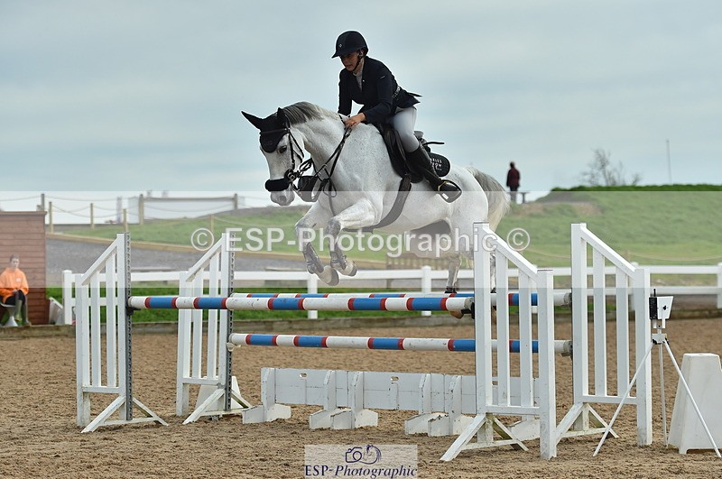 231111A-123238-01884 - Cls 12 Newcomers & 1.10m Open