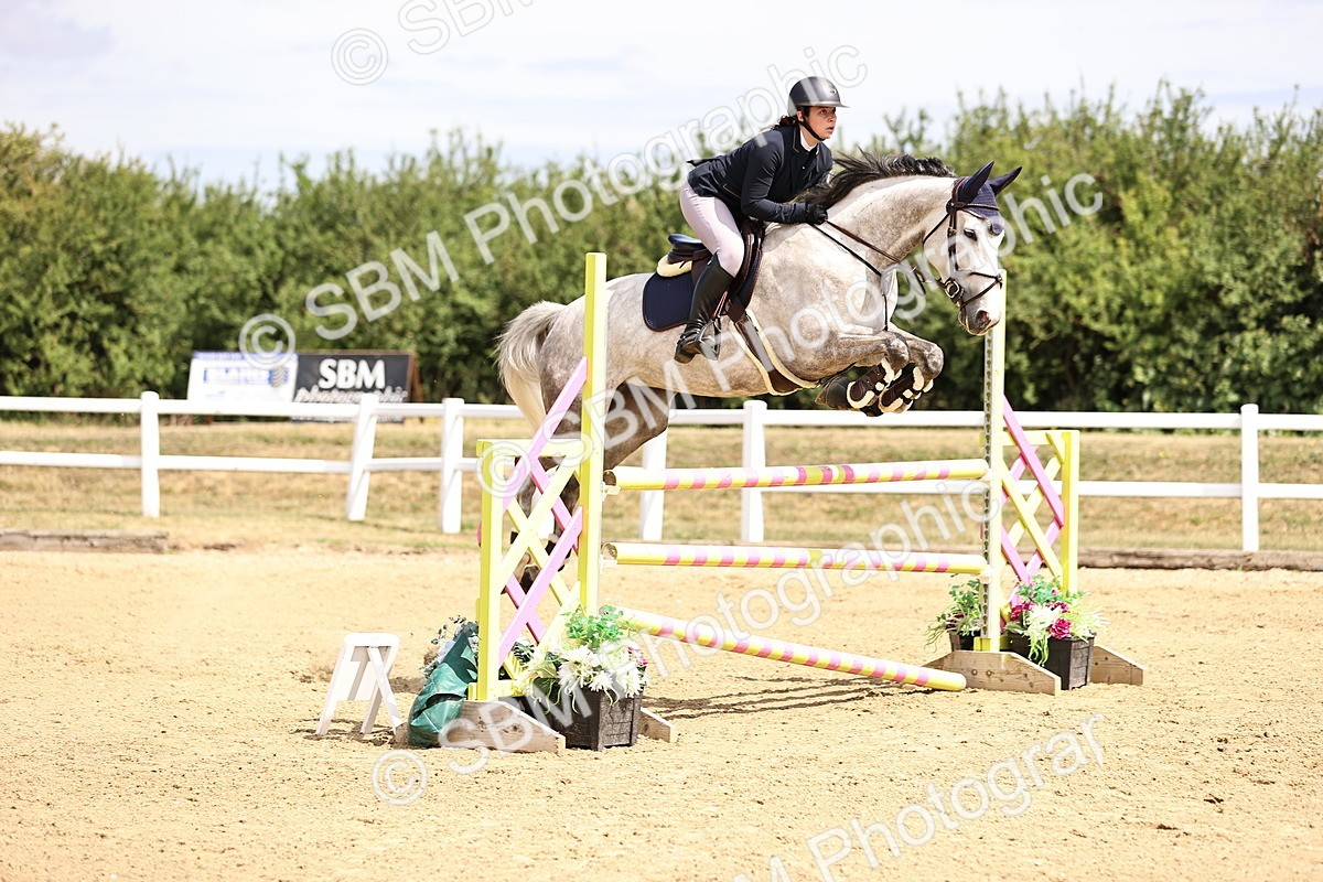 SBM_009831 - Class 8 - Senior Newcomers - 1.10  Open