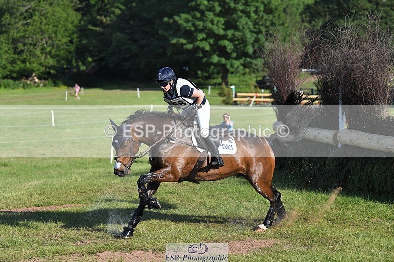 230527-180252-14041 - 168-PARKFIELD_ARTIE_BLOU-Laura_Collett-XC