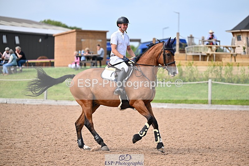 240828A-150324-01111 - Cls 4 Snr Newcomers and 1.10m Open