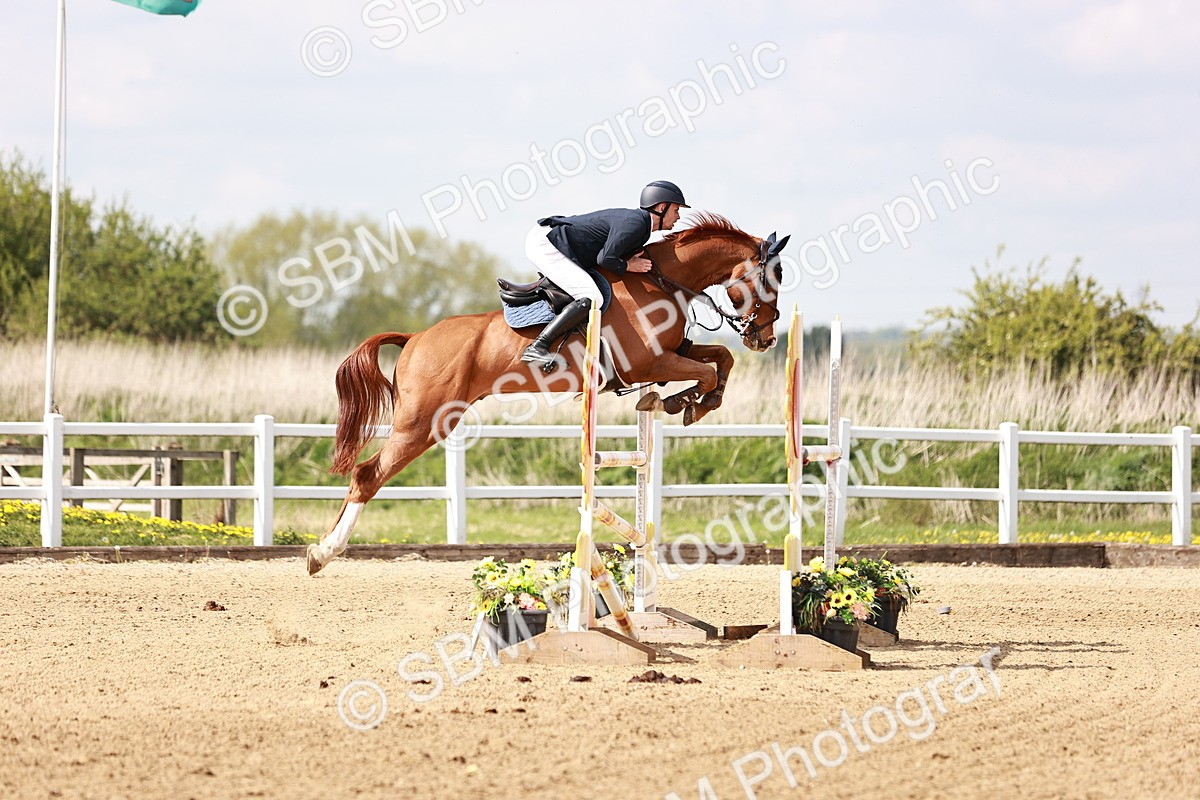  - Class 26 - Senior Foxhunter - 1.20m