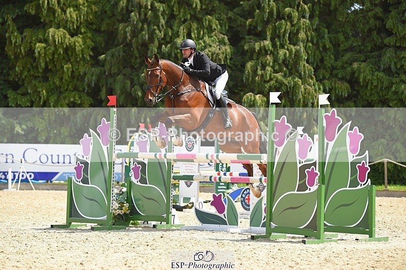 230528-123220-15745 - 365-BWE_NEWTON_DE_JASPER-Adam_Harvey-SUNTrotUp+SJ