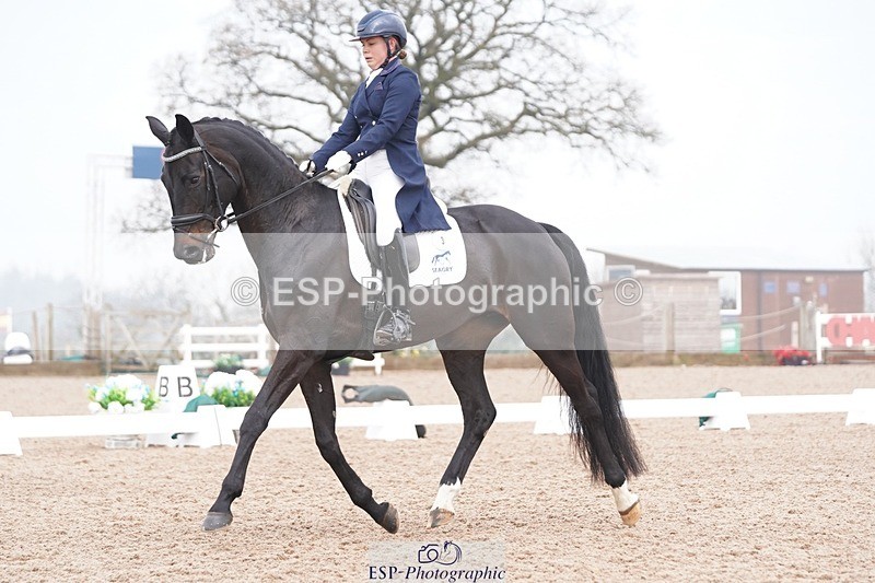 250404-102008-04263 - 003-Abbie.Newbury-Seagry.Firstamour