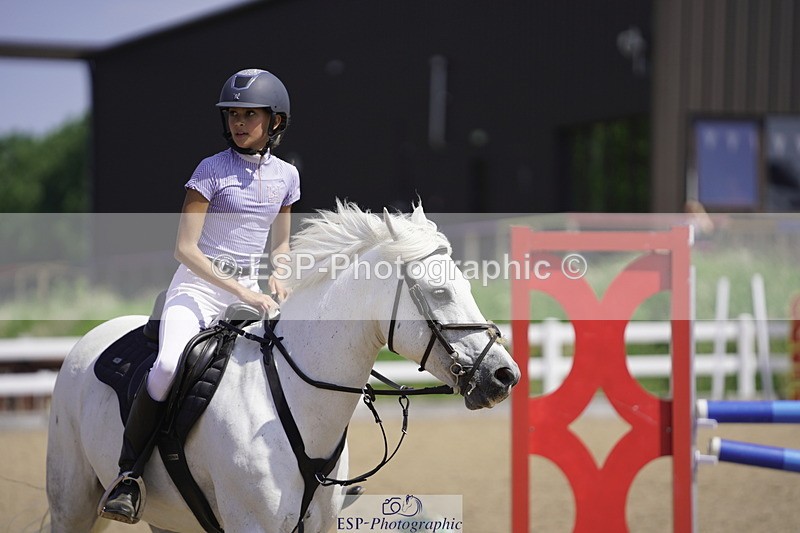 230625A-113826-03713 - Cls 3 Pony Bright Star and 148cm