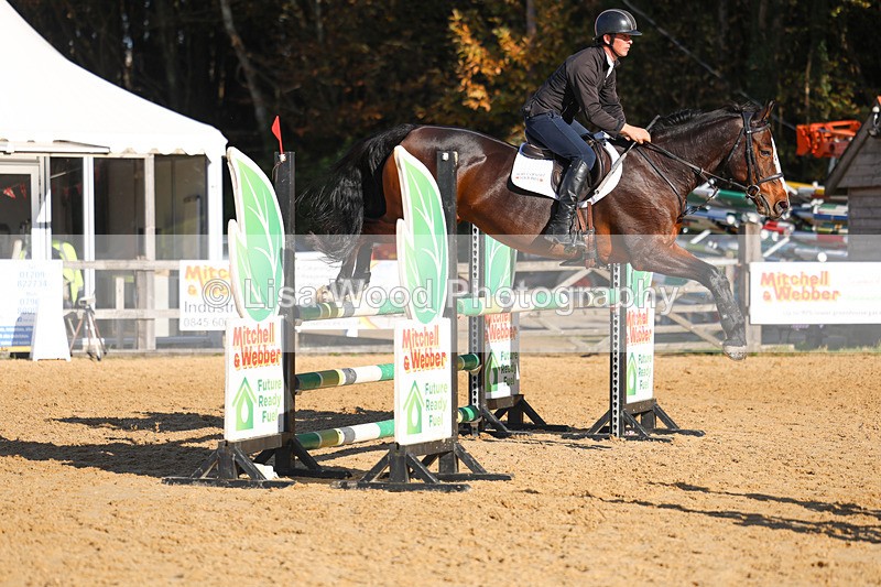 3E7A5645 - Class 7: Senior Newcomers/1.10m open
