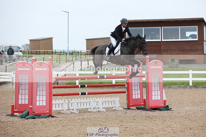 241101A-132918-02106 - FRI Cls 6 Foxhunter and 1.20m Open