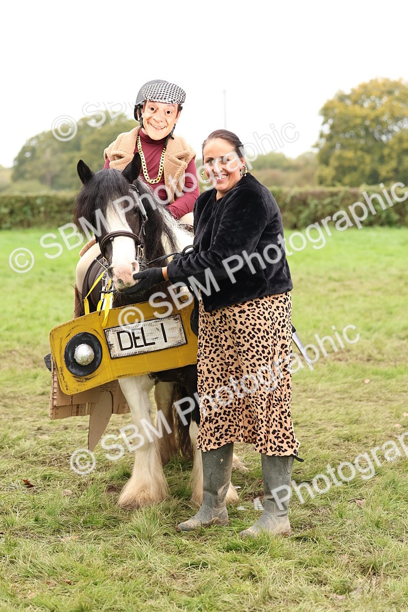 SBM_61667 - S37a - Fancy Dress Showing