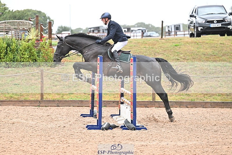 250827B-104417-00124 - Clear Round & Cls 1 Brit Nov 90cm