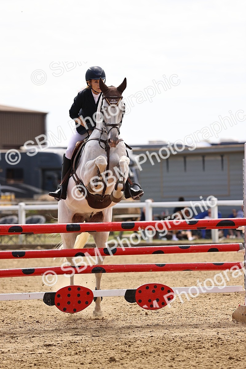 SBM_010404 - Class 9 - Senior Foxhunter - 1.20m Open