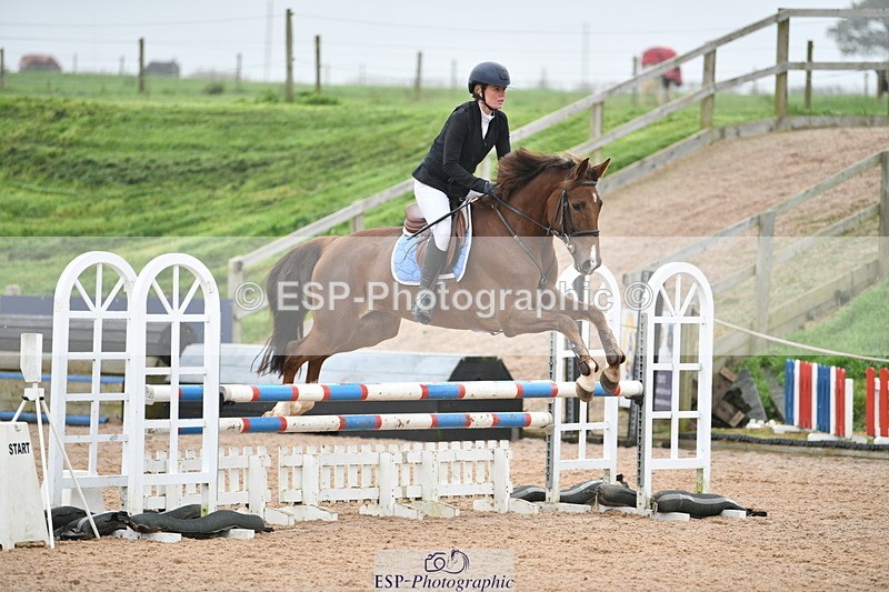 241102A-105113-04115 - SAT Cls 9 British Novice and 90cm Open