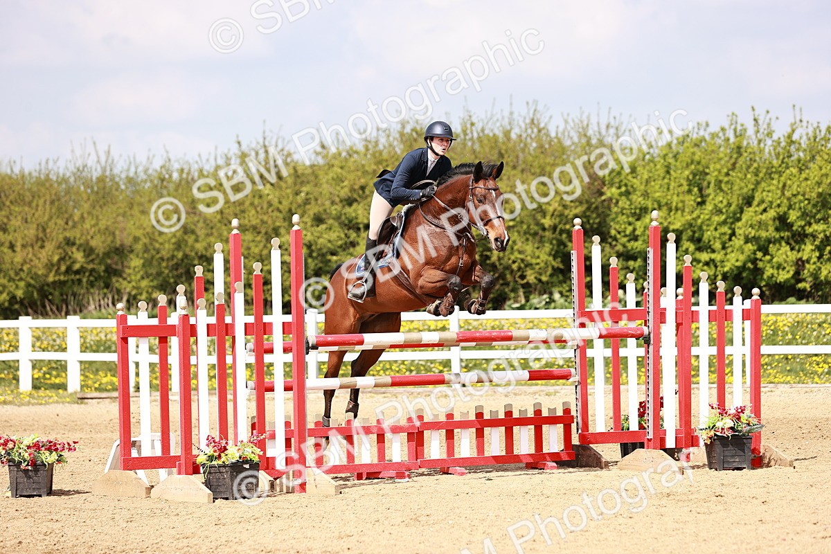  - Class 26 - Senior Foxhunter - 1.20m