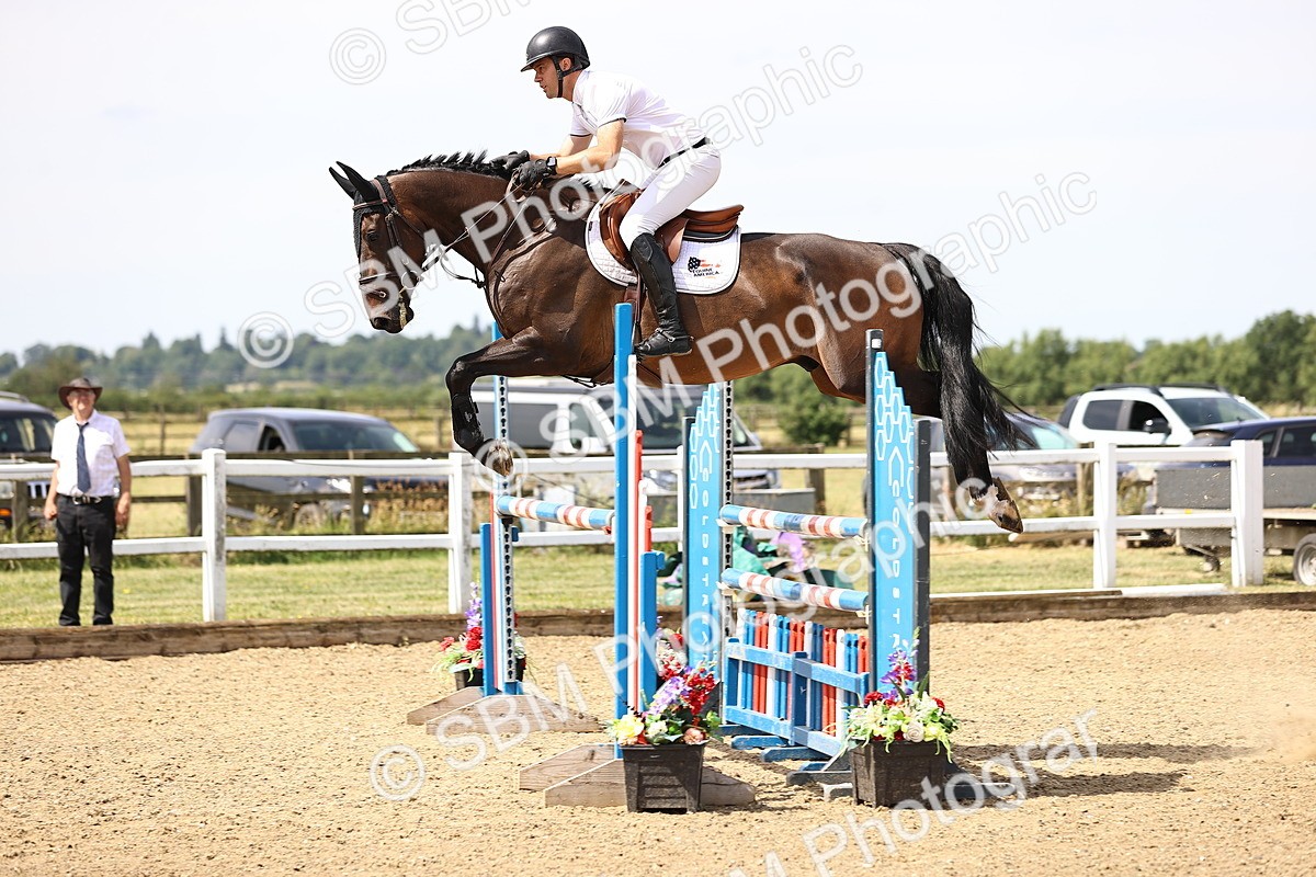 SBM_000424 - Class 15 - Redpost Equestian Senior Foxhunter - 1.20m