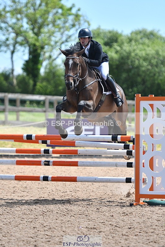 240609A-130701-05514 - Cls 18 Snr Newcomers and 1.10m Open