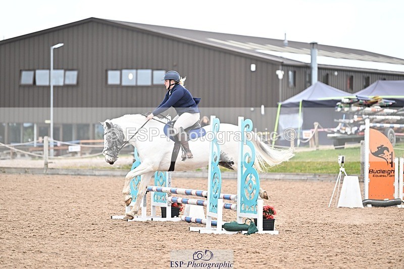 250414-100953-00002 - 70cm Round 1