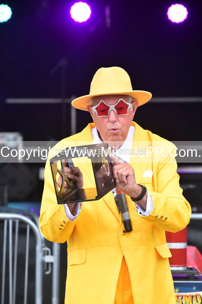 SH4_9421 - Mr Cosmo.
