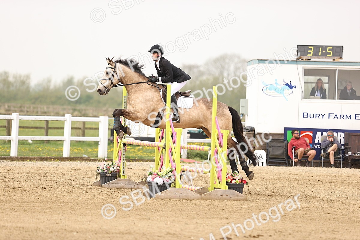  - Class 15 - Senior British novice - 90cm