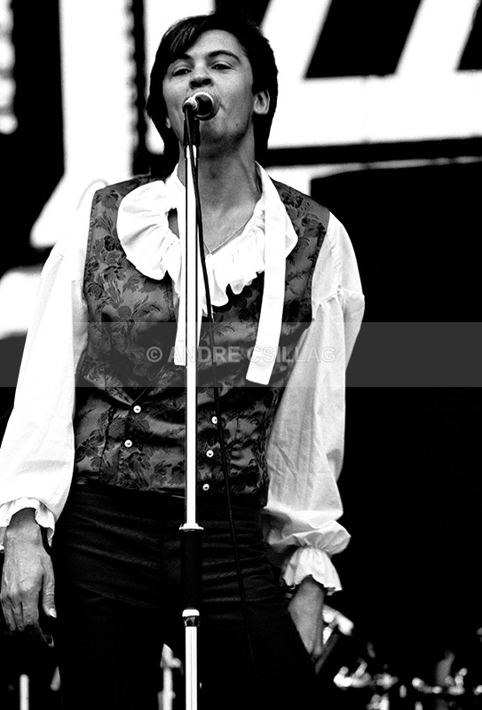 PAUL YOUNG - Y..