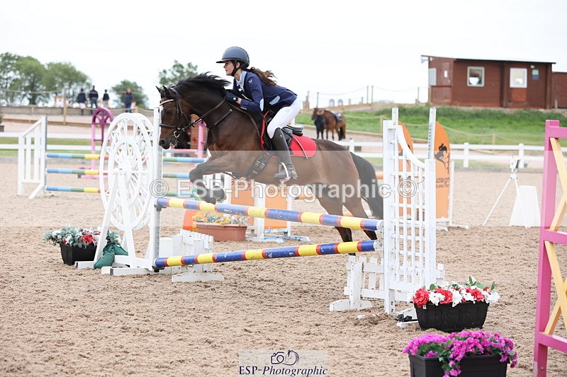 240630A-182809-16407 - Cls 28 Stepping Stones 128cm + 138cm