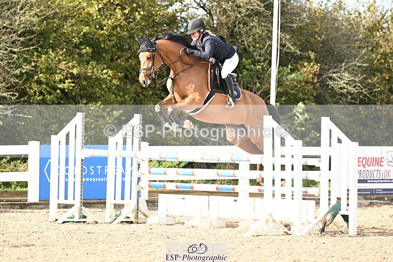 241023A-142547-01036 - Cls 4 Newcomers and 1.10m Open