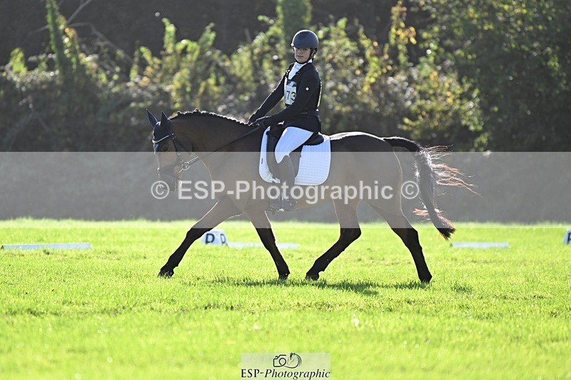 241025-115738-07255 - 373-Isabelle.Thwaite-BEACH.LADY