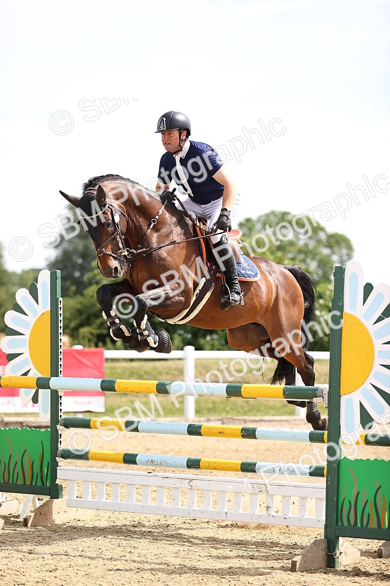 SBM_000408 - Class 15 - Redpost Equestian Senior Foxhunter - 1.20m