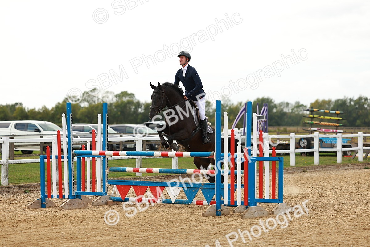 SBM_001703 - Class 4 - Senior Newcomers - 1.10m