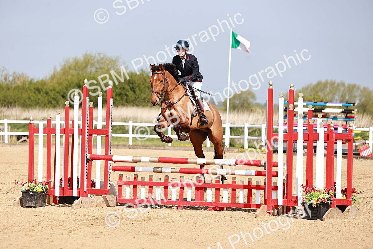  - Class 21 - Senior British Novice - 90cm