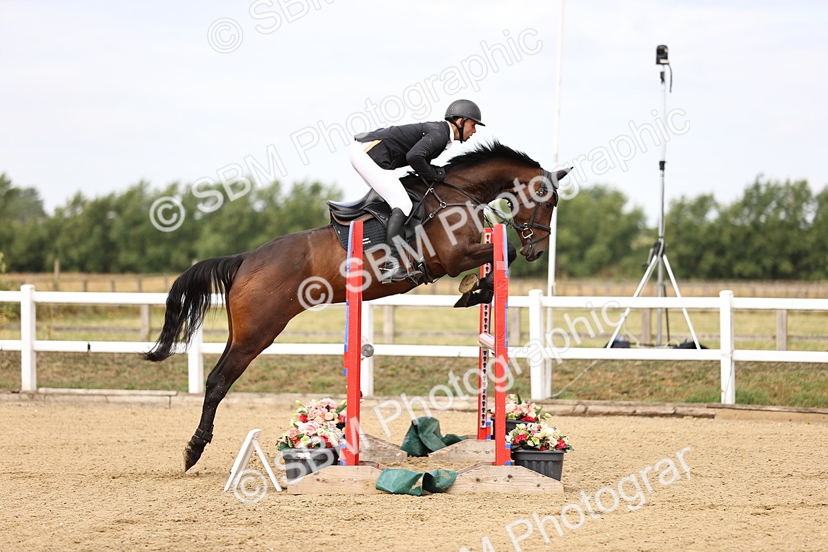 SBM_009558 - Class 8 - Senior Newcomers - 1.10  Open