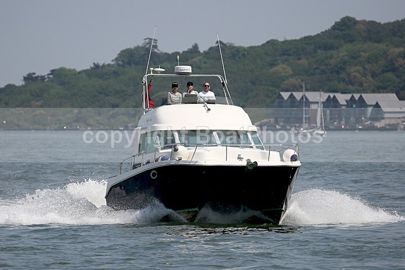 160605 JUGAR DURO Y92A8033 - Flybridge Cruisers