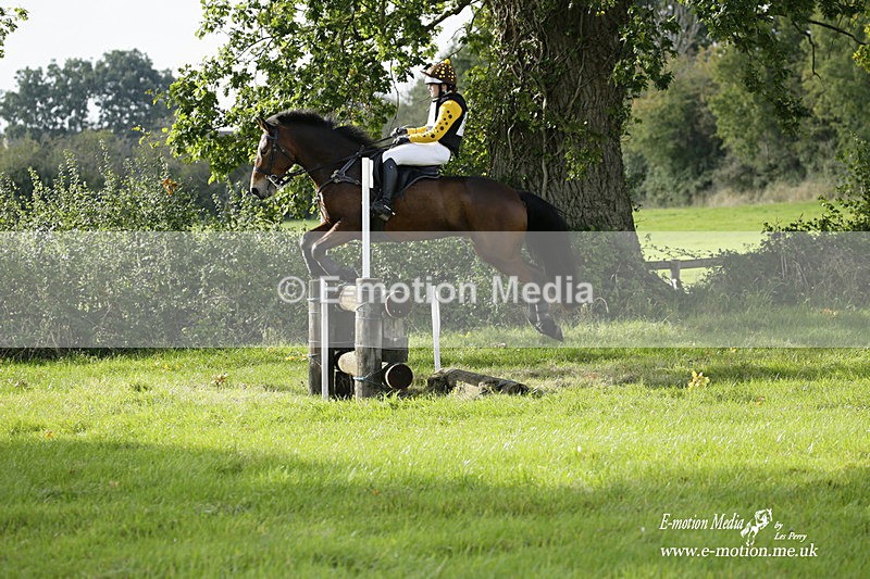  WWHT 171021 3021 - Intermediate (0.90m)  17/10/21